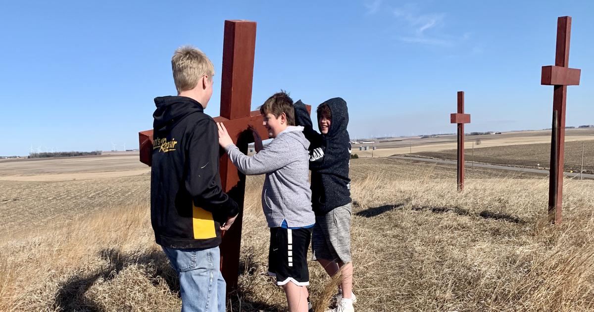 Crosses Stand as a Witness in Iowa The Banner